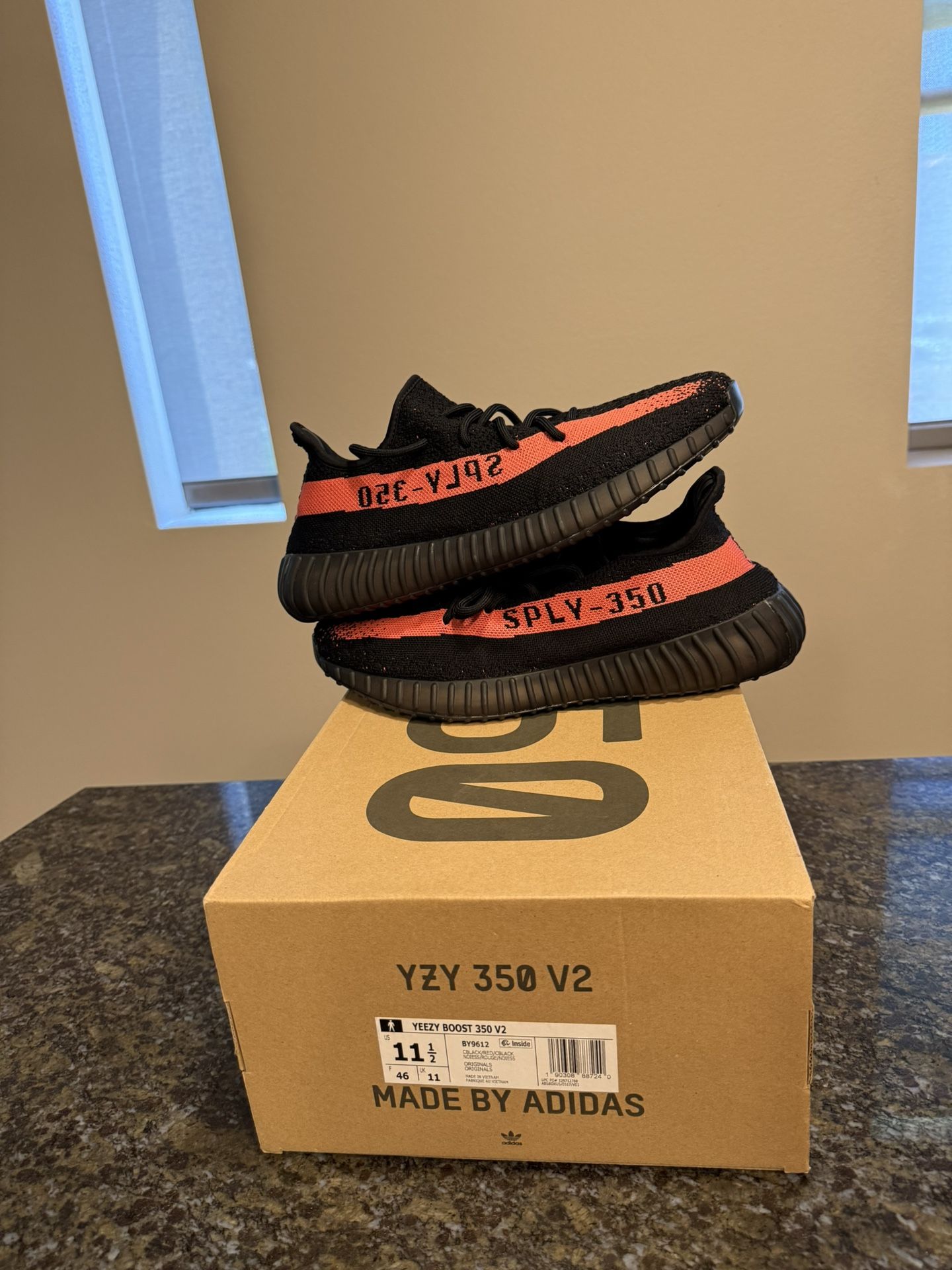 Yeezy 350 Core Red 11.5M
