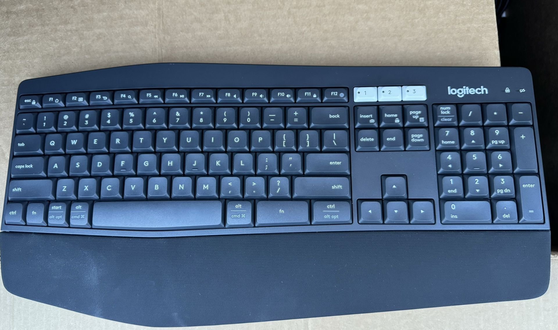 Logitech K850 Wireless Keyboard with mouse