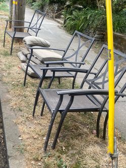 Patio chairs with cushions free. Needs to be cleaned. Patio chairs with cushions free. Needs to be cleaned.