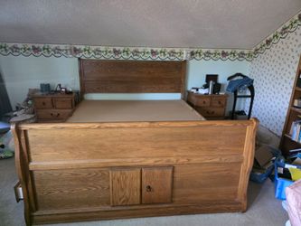 Solid oak platform King Bed