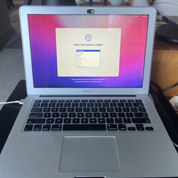 MacBook Air Laptop 13.3”  2017