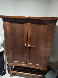 Entertainment center