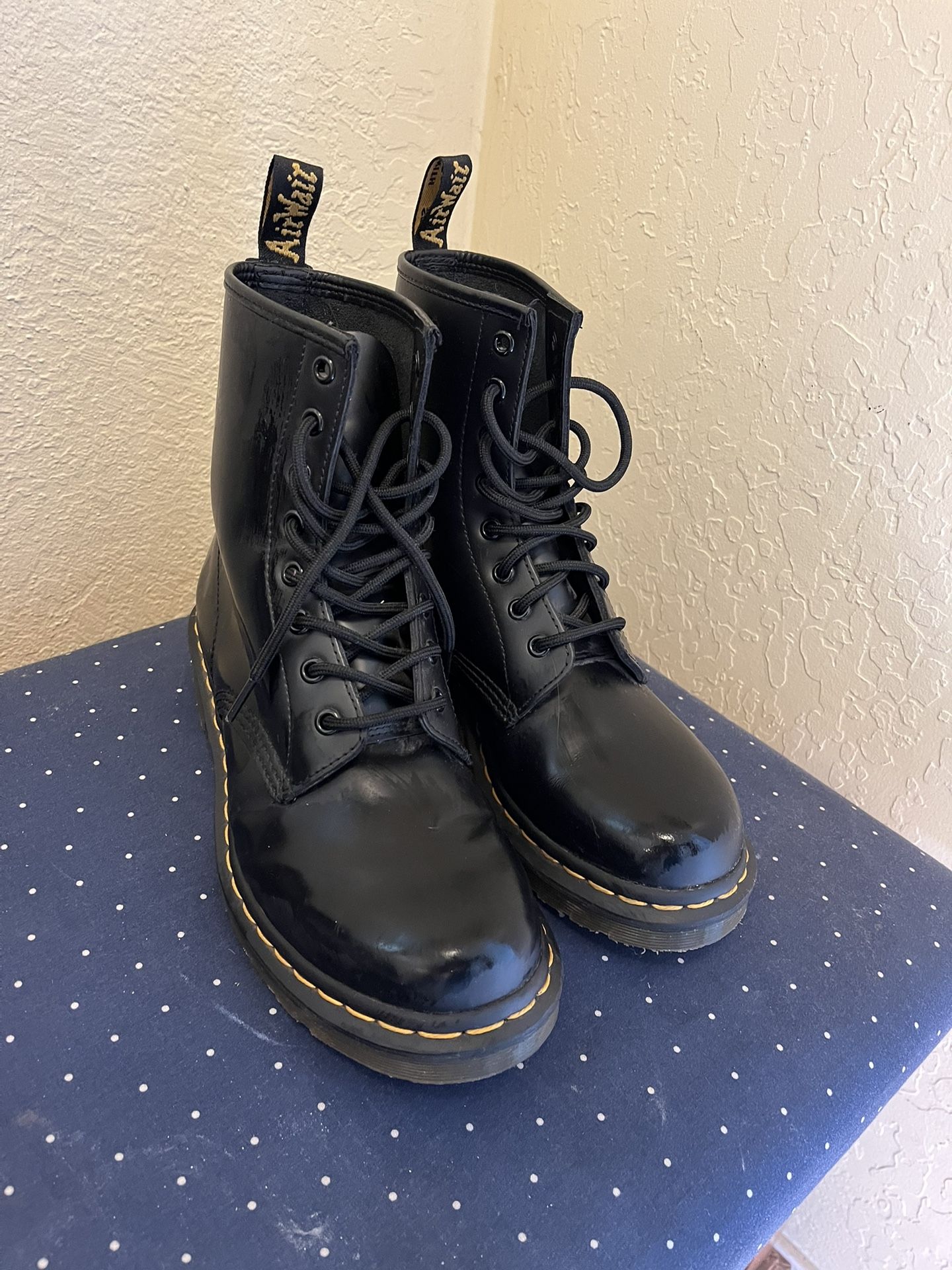 Doc Marten Boots (womens size 9) New