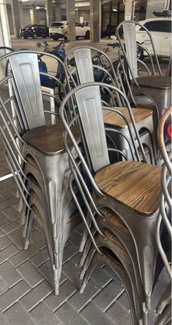 Free restaurant tables and chairs