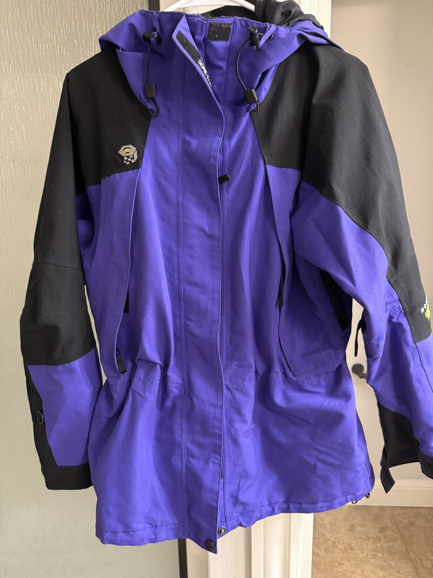 Mountain Hardwear Gore-Tex Women’s Ski Jacket Size 10