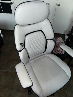 DPS Centurion Gaming Chair with Adjustable Headrest
