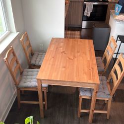 Dinning Table Like New