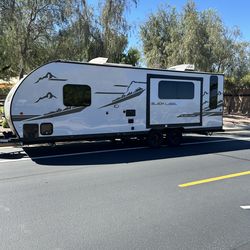 2023 Forest River Grey Wolf Black Label 23MKBL