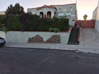 Many landscaping blocks