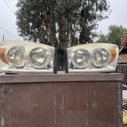 2006 Dodge Headlights