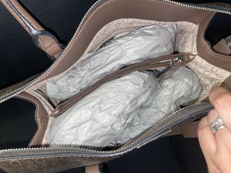 Guess Bags for Sale in Dallas, TX - OfferUp