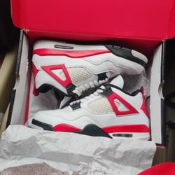 Jordan 4s Fire Reds Size 11