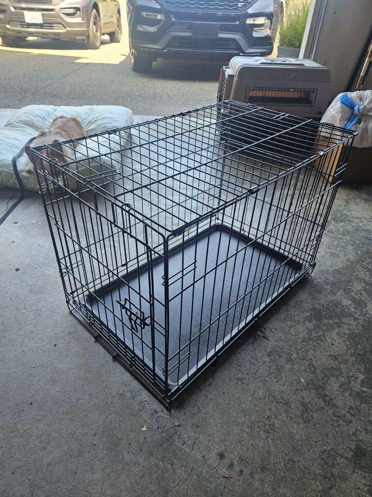NEW Dog Crate With Tray
