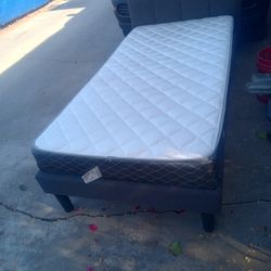 Nice Nice Twin Bed Whit Mattress Included Available 