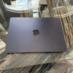 2022 Mac Book Air M2 Chip Broken Screen 