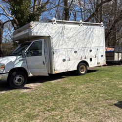 2011 Ford E-350