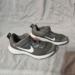KIDS NIKE RUNNING SHOES 