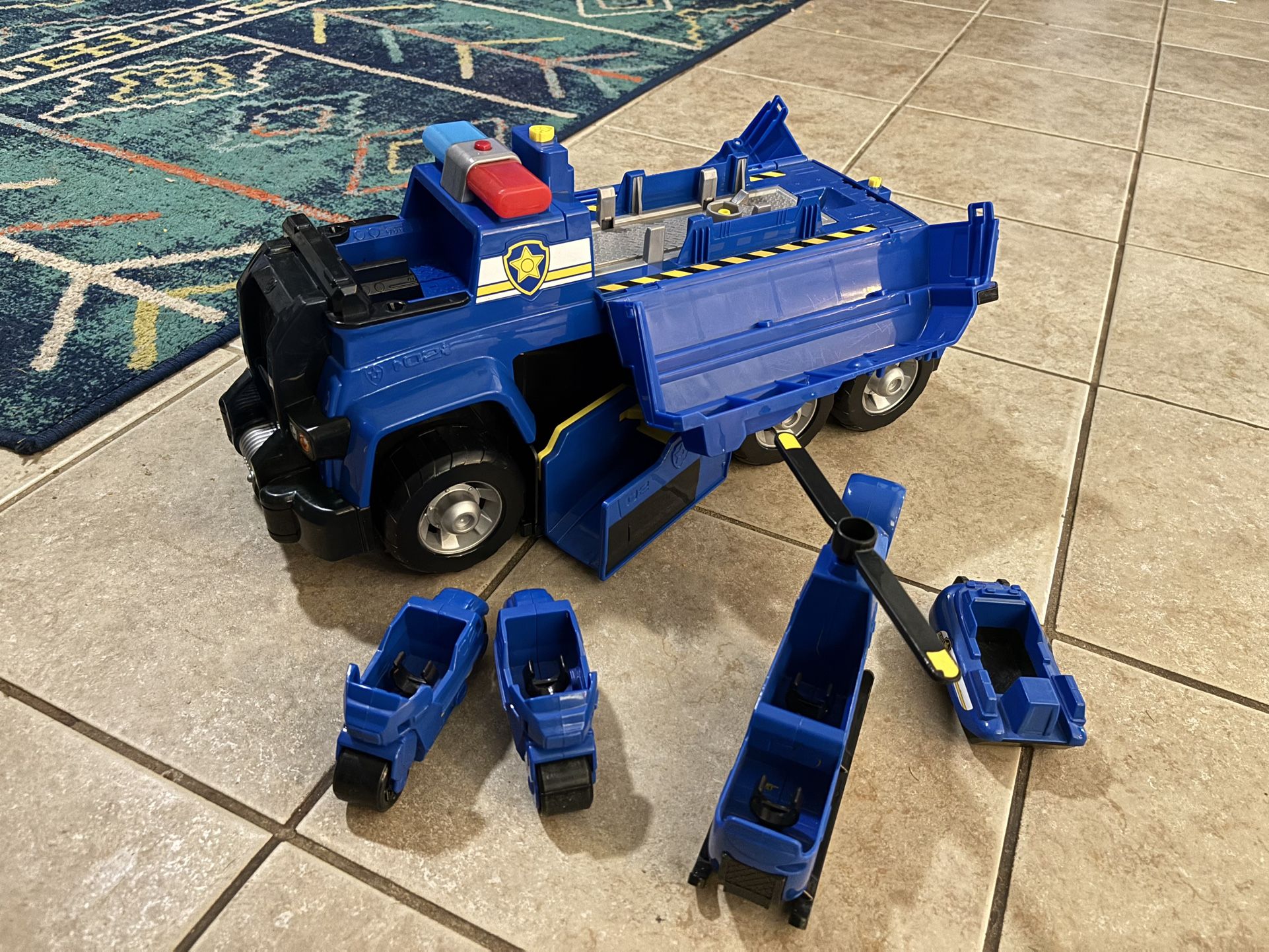 Paw Patrol Ultimate Cruiser with lights and sound