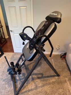 Innova inversion table