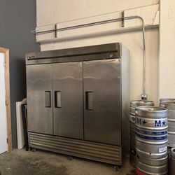 True Commercial Stand Up 3 Door Freezer 
