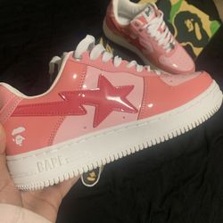 Pink Bape Sneakers 120$ ( Men’s Us 8 ) 