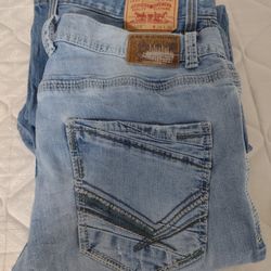 2 pairs of Men's Jeans, 34X30 
(Levi's 569 and Axe & Crown)