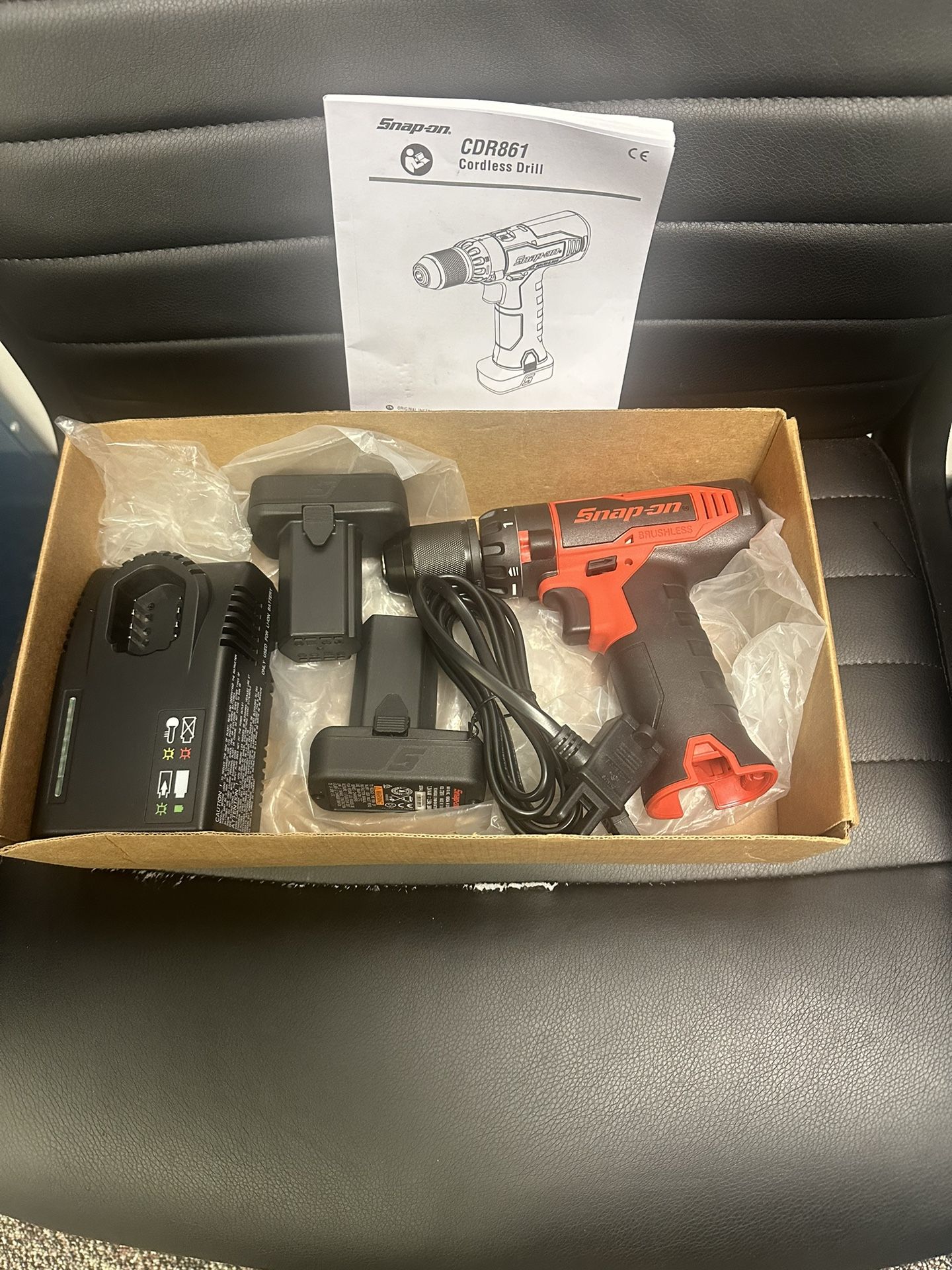 Snap-on 14.4 V 3/8" MicroLithium Cordless Drill Kit