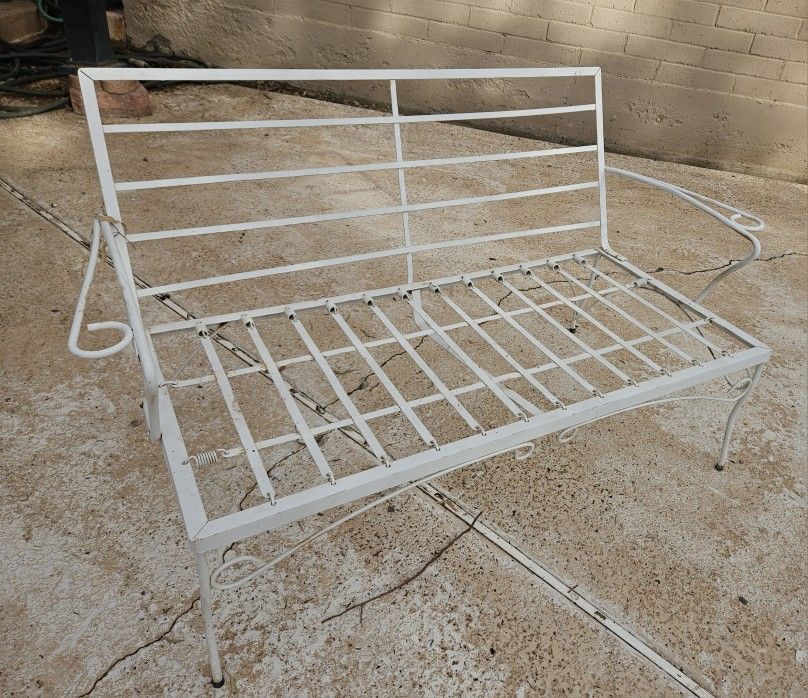 Vintage Wrought IRON Metal Love Seat & 4 Rocking Chairs