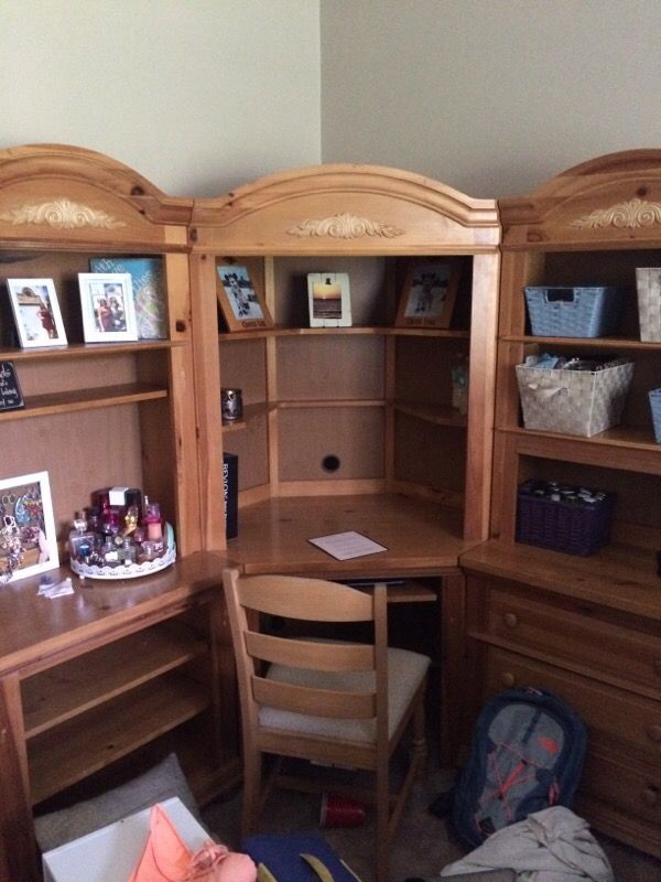 Broyhill Fontana Bedroom Furniture Set For Sale In New Port Richey Fl Offerup