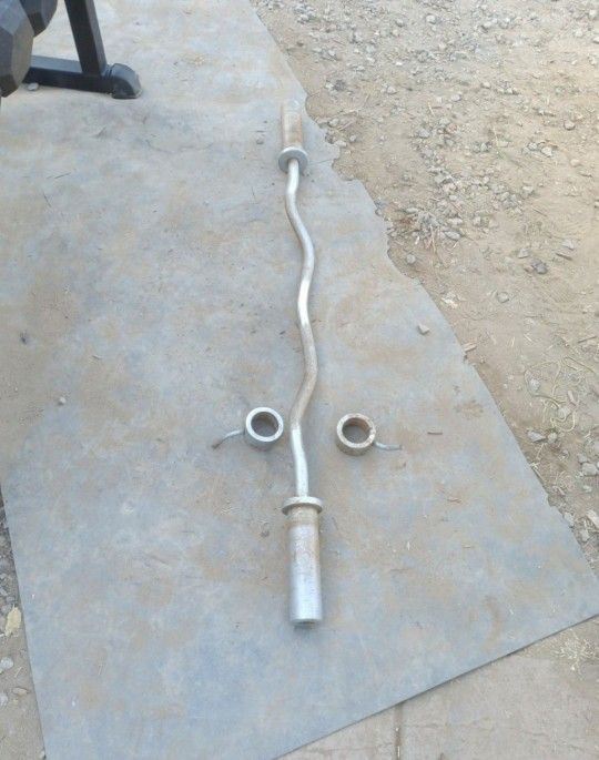 Olympic Curl Bar With Clips 