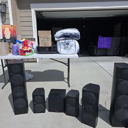 Speakers / amplifier 1 day only