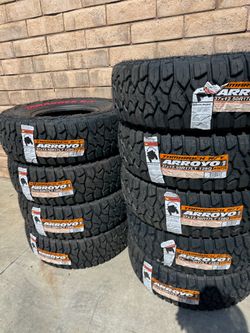 37x12.50r17 Arroyo RT nuevas con 50,000 millas se garantía las 4