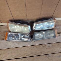 03-06 Silverado Headlights 50$$ 