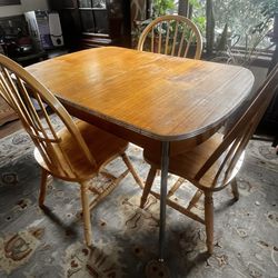 1940 Deco Style Kitchen Table w/Leaf and 3 Hardwood Windsor Chairs