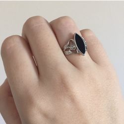 Vintage Black Almond Diamond Shaped Rose Band Ring