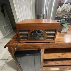 Vintage Record Player/Radio