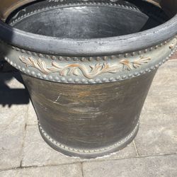 23 Inch Resin 🪴 Garden Planter Pot Bronze Finish Better Home & Gardens