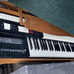 Lowrey TKO/TLO ‘60s Organ with Leslie