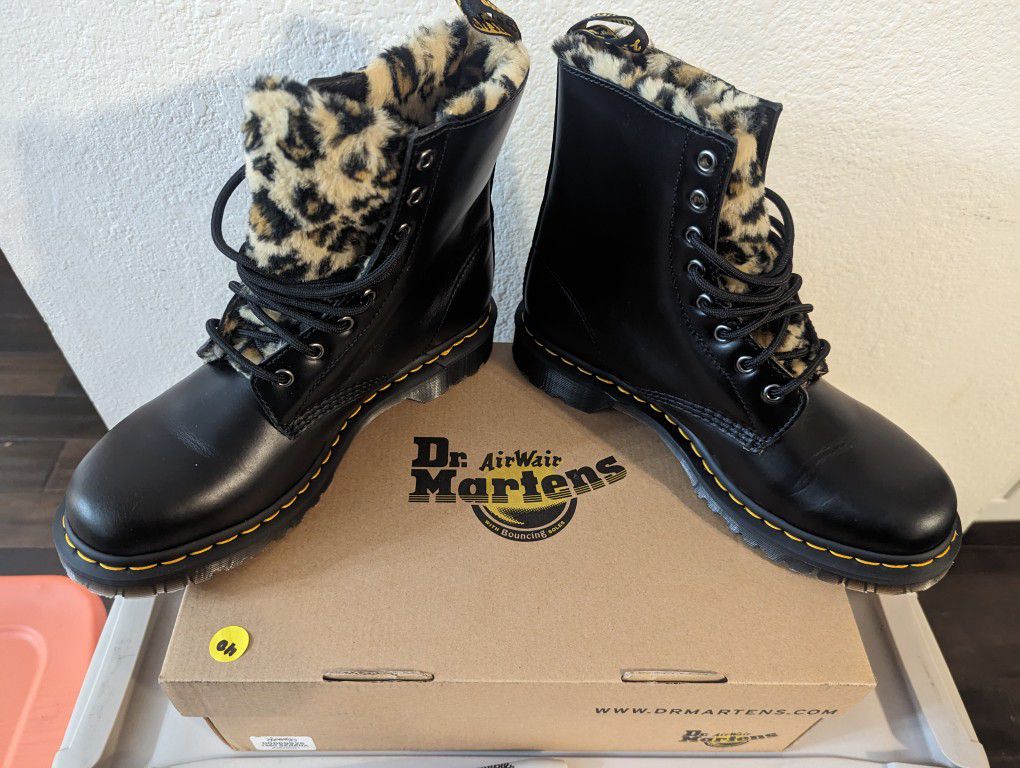 Dr. Martens women's boots w leopard fur lining combat boots