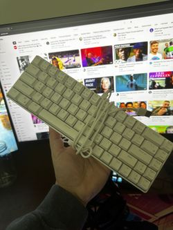 White Rgb Keyboard - Royal Kludge