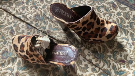 Prada Almost Brand New Size 37 And Half
