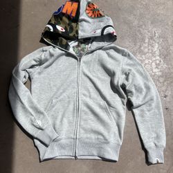 BAPE ZIP UP HOODIE