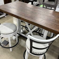 Valebeck White Counter Height Dining Table and 4 Barstools