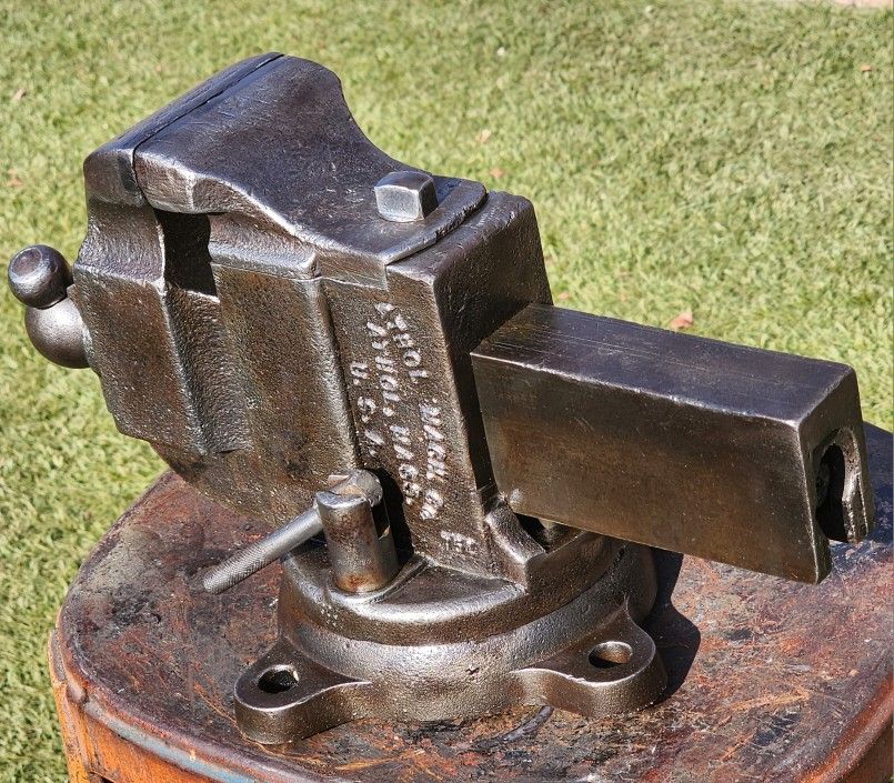 Athol 628 Swivel Jaw & Swivel Base Machinist Bench Vise