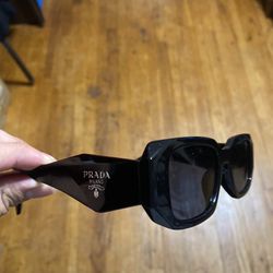 PRADA Milano Sunglasses (Black)