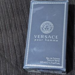 NEW & SEALED " VERSACE MEN'S SPRAY 35$