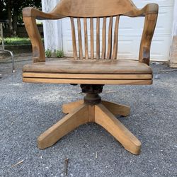 Antique Wood Revolving Chair