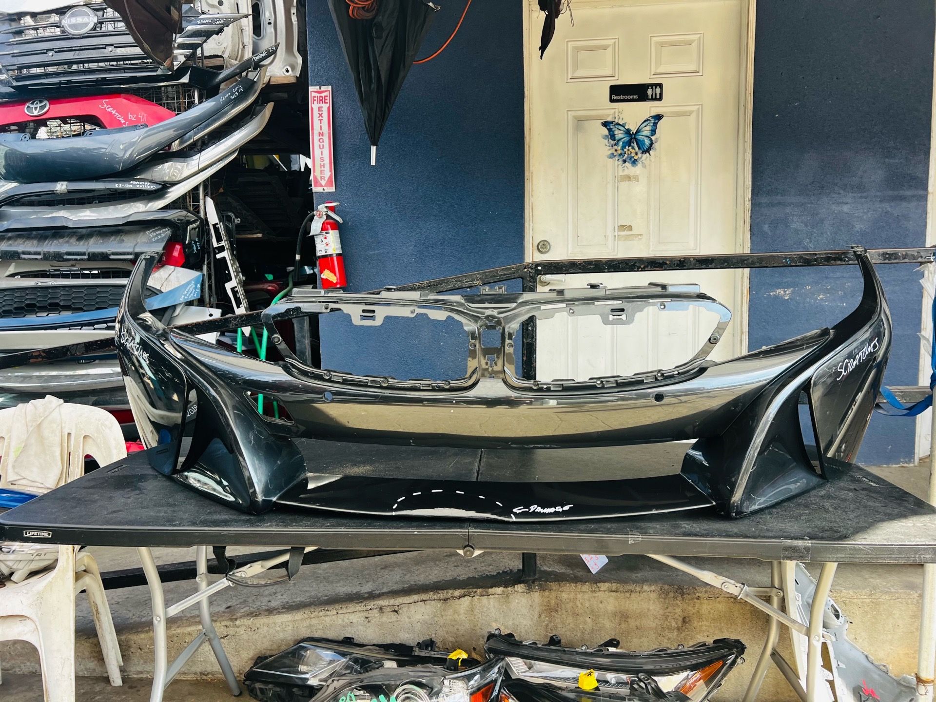 2014-2018 BMW i8 front bumper Oem