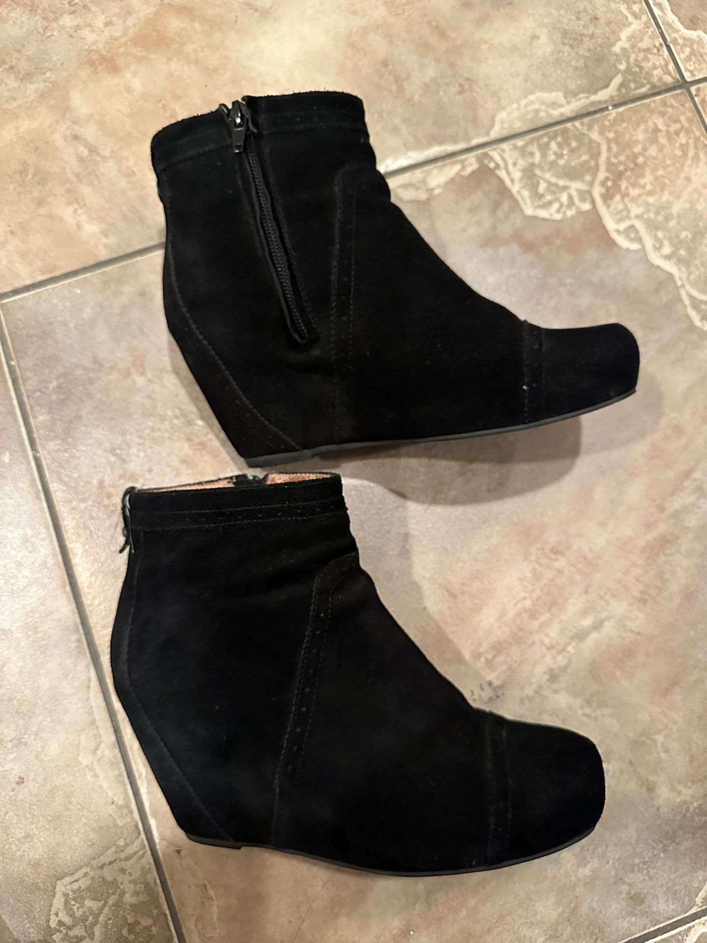 Jeffrey Campbell Black Suede Booties Size 7