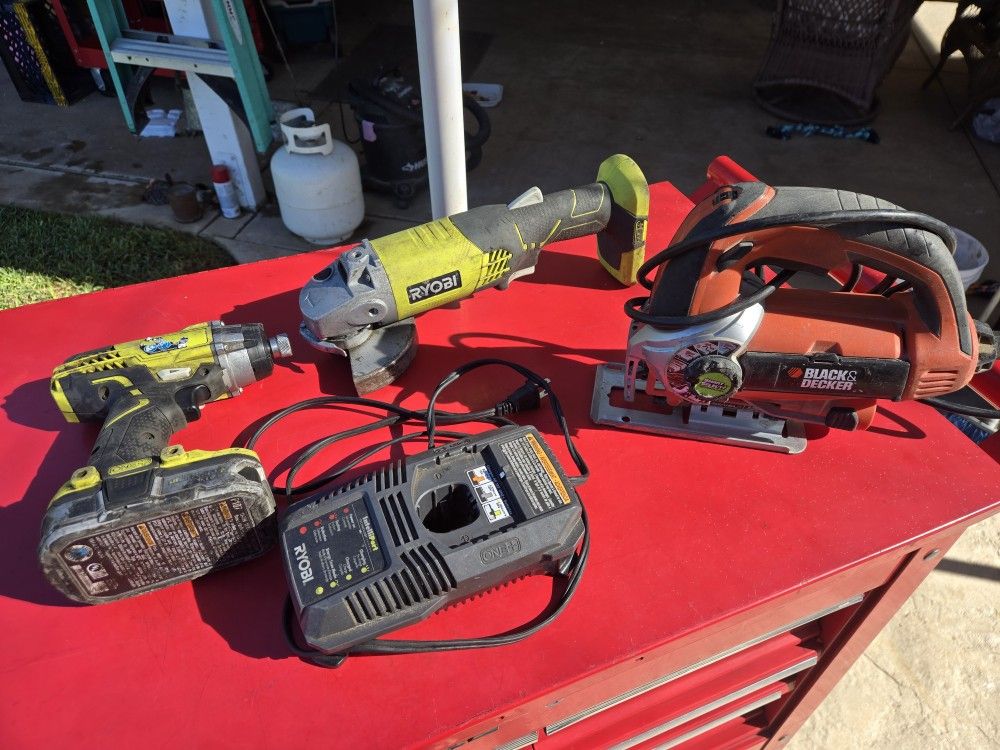 2  Tools 18 Volts Ryobi. Electric BLACK &DECKER ONE BATTERY AND A CHARGER 